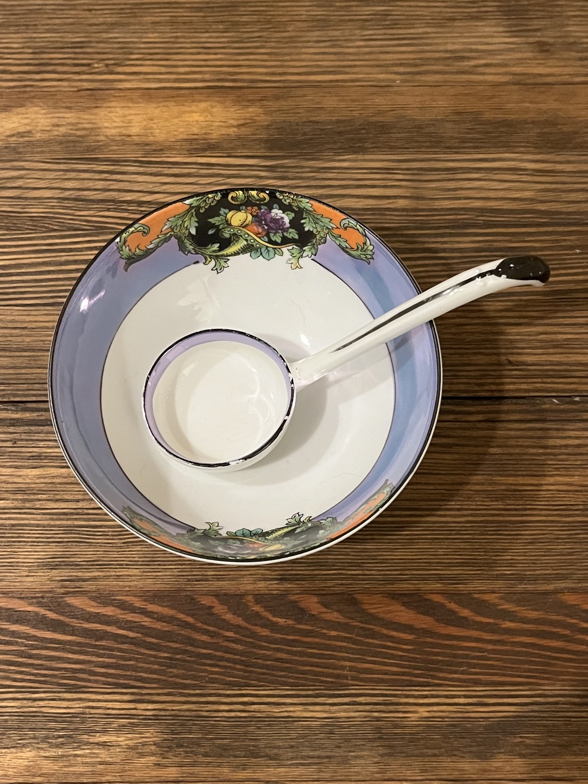 Top view of the Vintage Noritake lusterware mayonnaise bowl and ladle