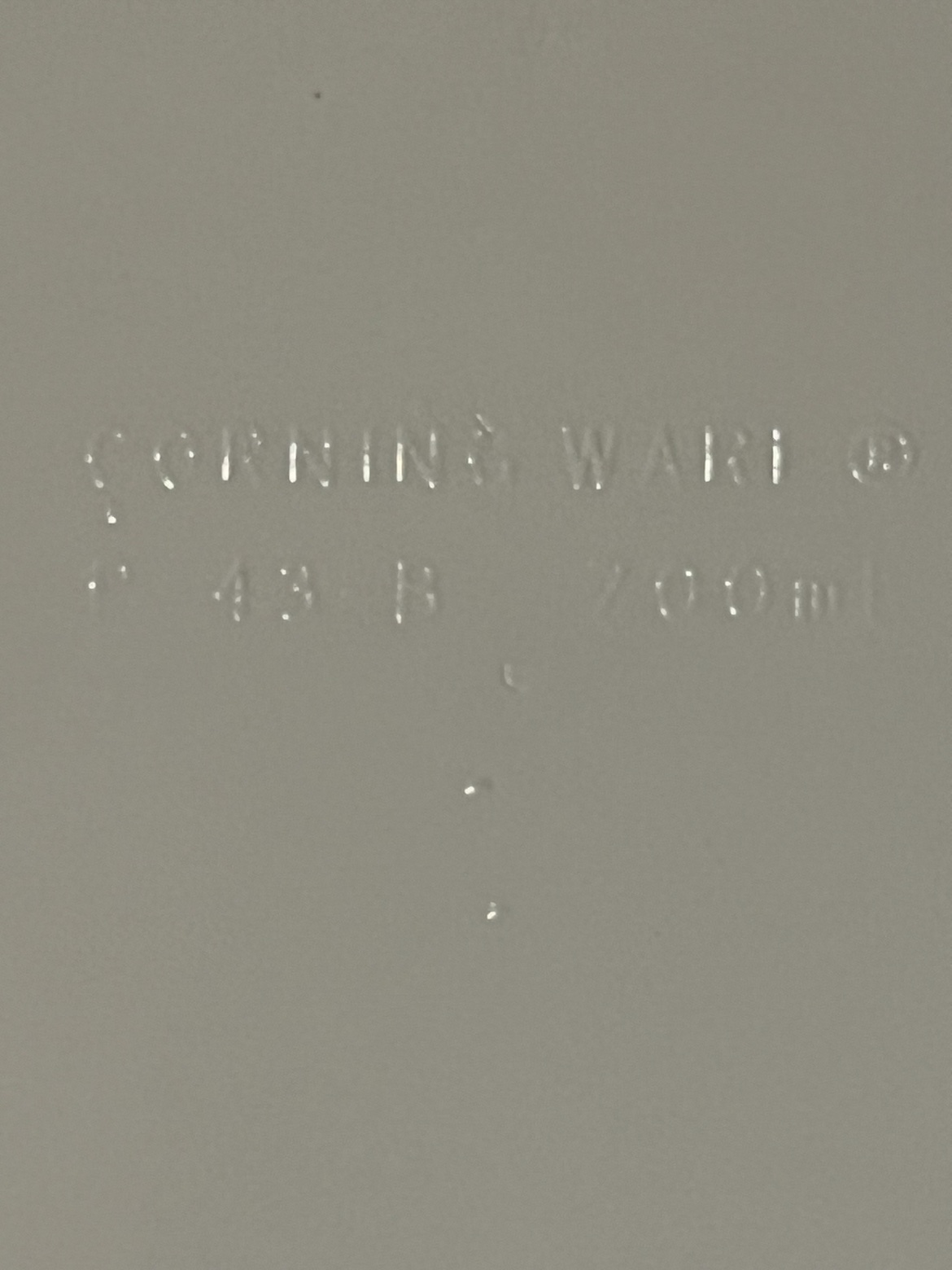 Close-up of the CorningWare P-43-B 700ml mark