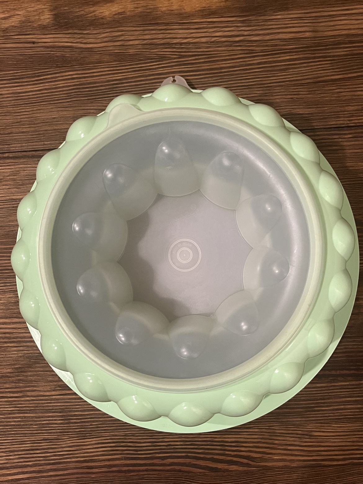 Top-down view of the mold interior